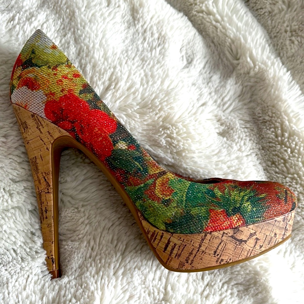 G By GUESS Textile Upper Platforms Cork Heels - NEW

🔴 SALE 2/$45